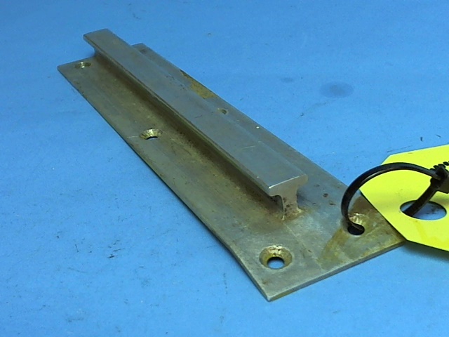 60-430020-89 Beechcraft - TRACK SEAT/RH INBD